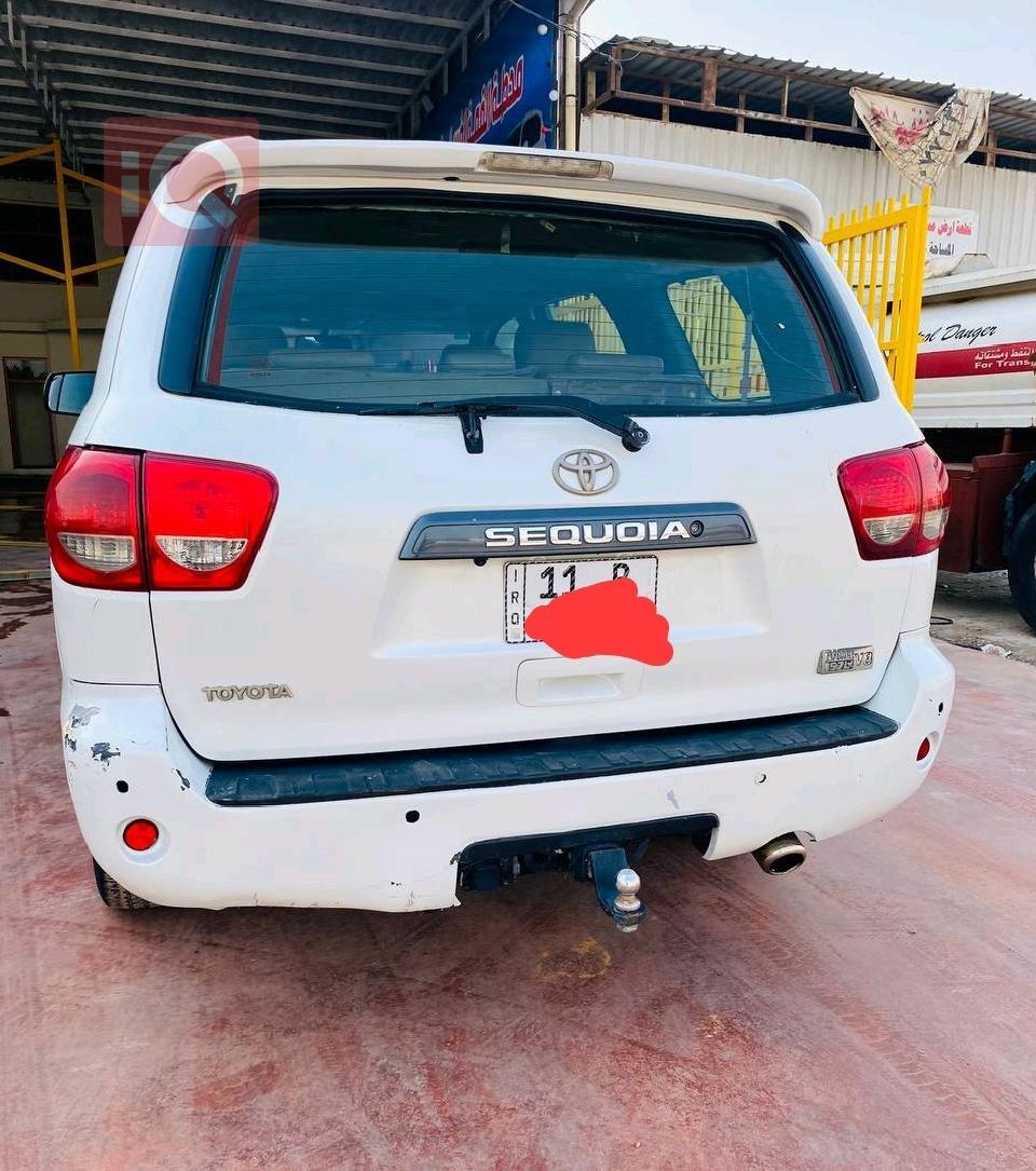 Toyota Sequoia